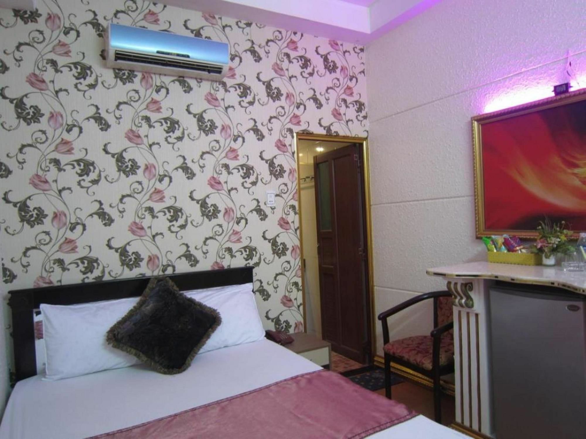 Tân Hà Hotel Hô Chi Minh-Ville Extérieur photo