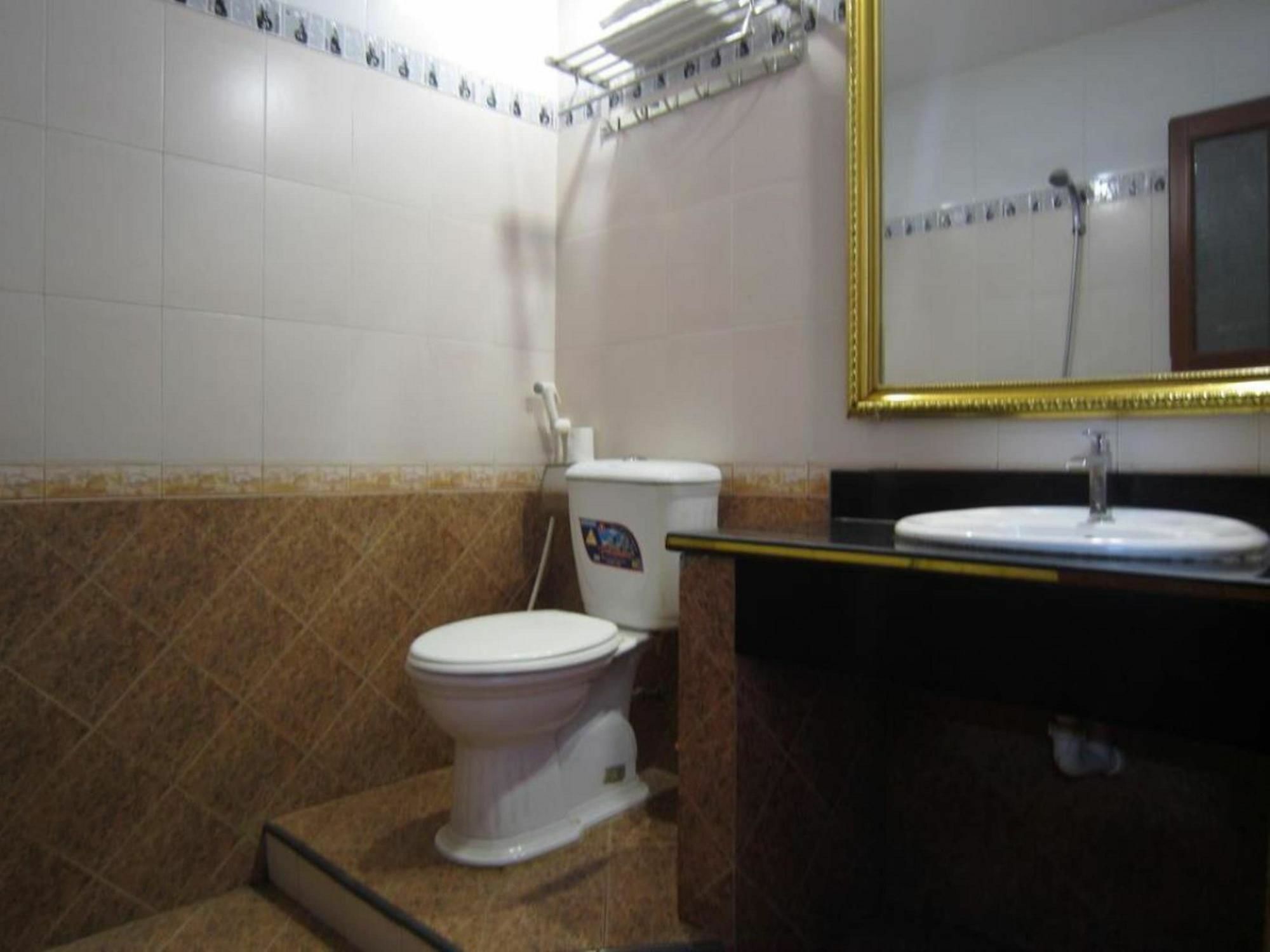 Tân Hà Hotel Hô Chi Minh-Ville Extérieur photo